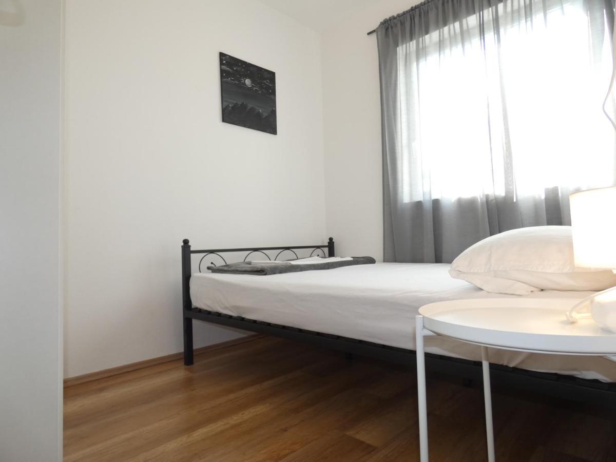 Holiday House Sia Jasenice  Luaran gambar