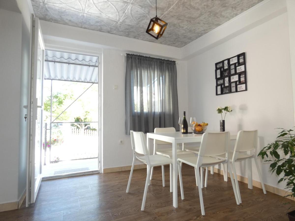 Holiday House Sia Jasenice  Luaran gambar